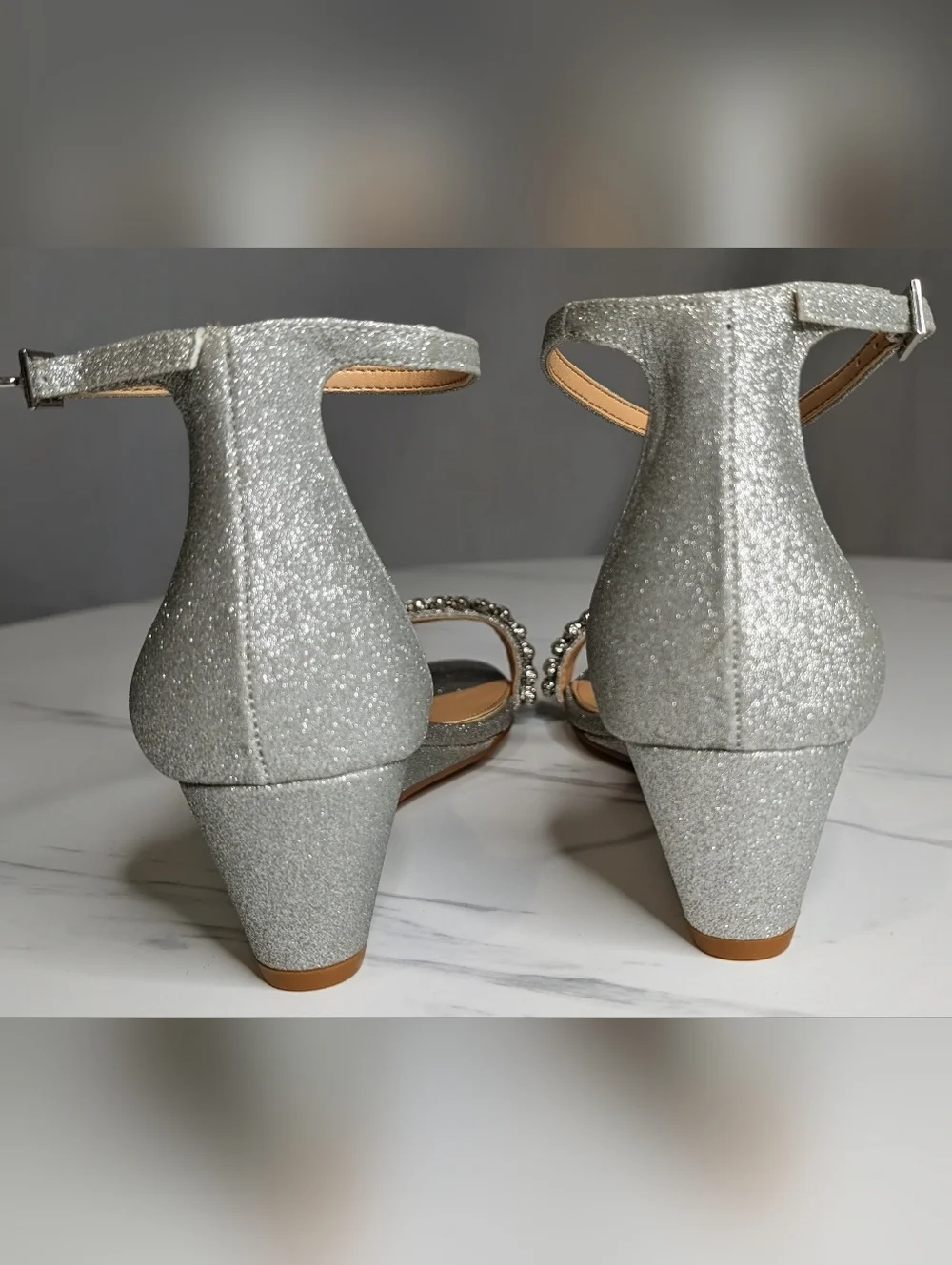 Jewel Badgley Mischka Silver Glitter Rhinestone Wedge Sandals Sz 8 NIB